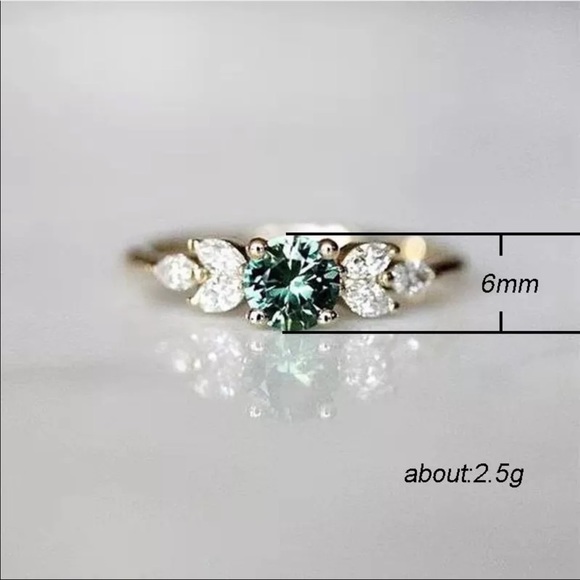 New Yellow Gold Lovely Emerald Diamond Ring 💍 - Picture 5 of 5